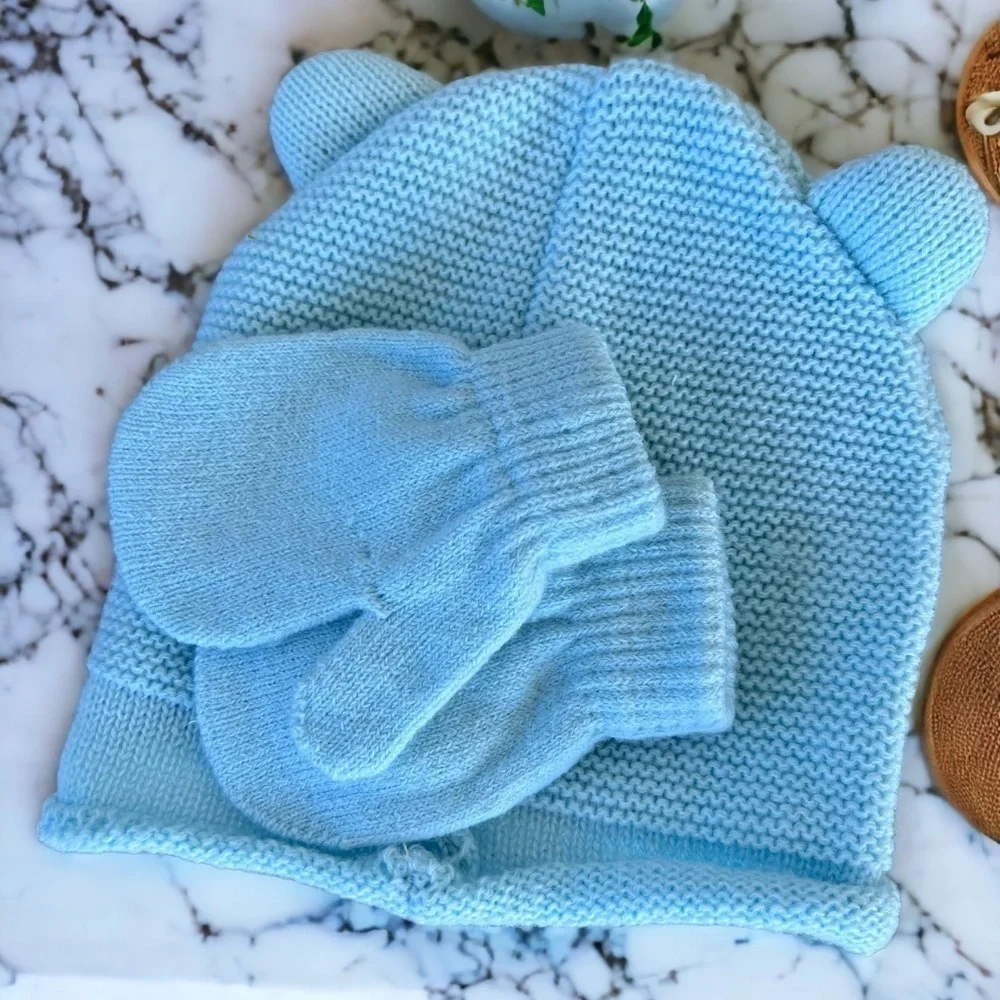 Little Me NWOT Size 12-24 Months Blue Knit Hat and Mittens Set